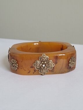 Vintage Bakelite Marbled Butterscotch Amber Chunky Resin Bangle Bracelet